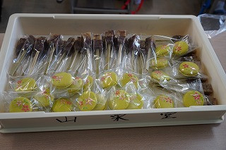 お菓子の試食会１