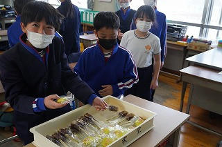 お菓子の試食会２