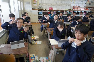 お菓子の試食会３